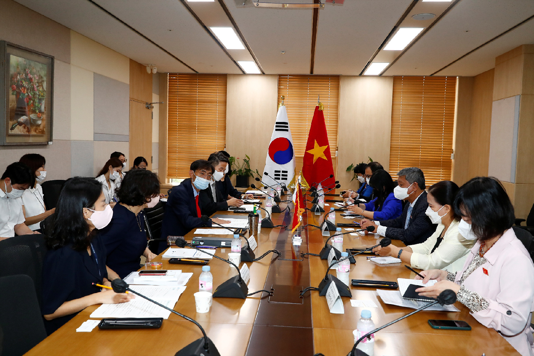 MOHW shared Korea’s legislation and policymaking experiences in the field of health and population to Vietnamese Committee on Social Affairs of the National Assembly 사진2
