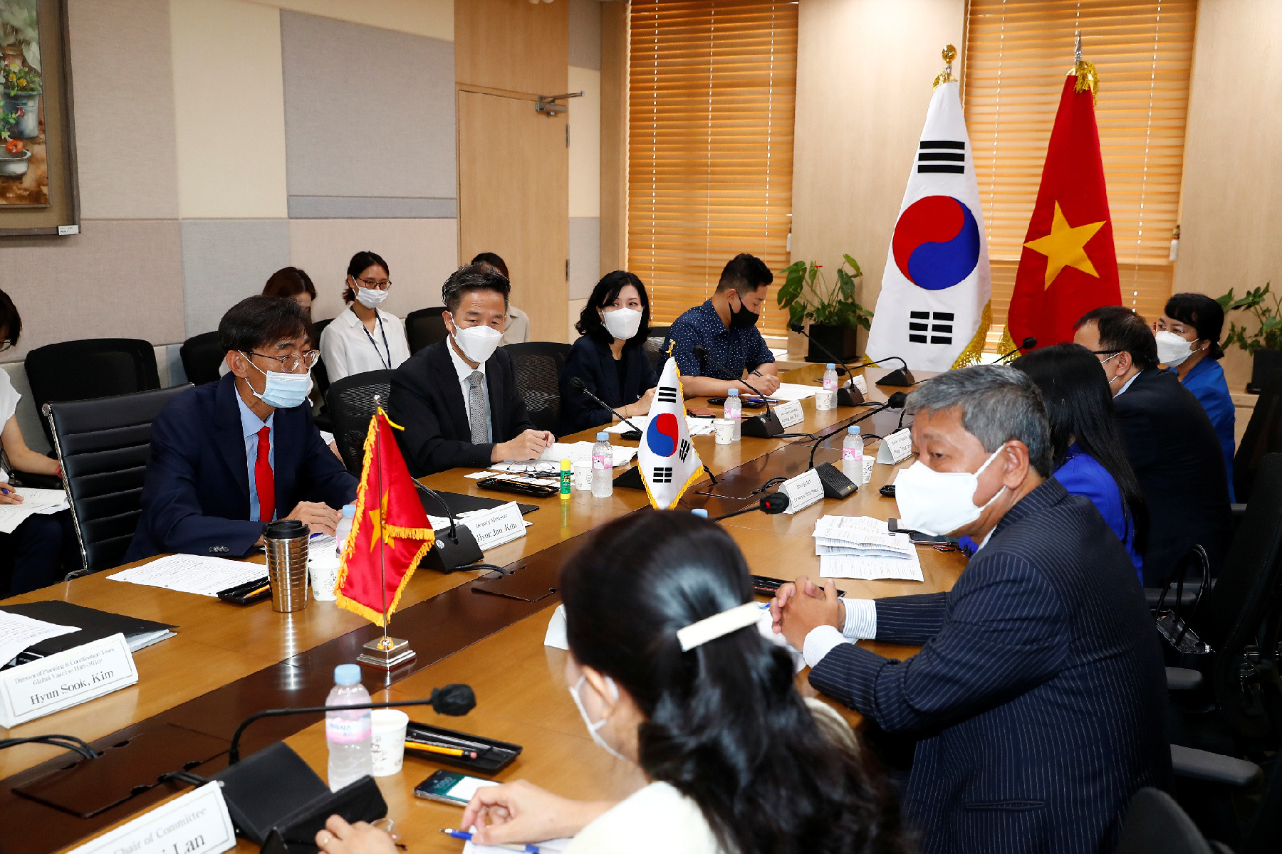 MOHW shared Korea’s legislation and policymaking experiences in the field of health and population to Vietnamese Committee on Social Affairs of the National Assembly 사진4