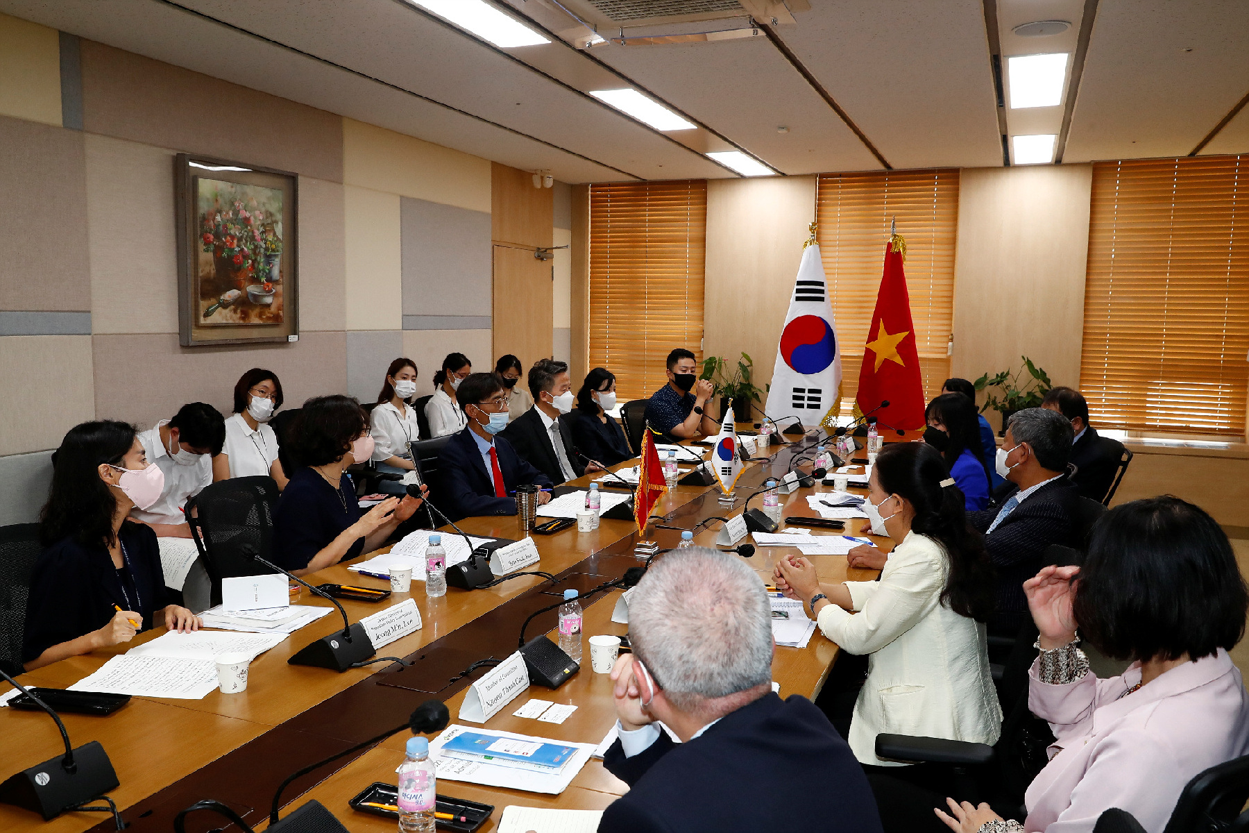 MOHW shared Korea’s legislation and policymaking experiences in the field of health and population to Vietnamese Committee on Social Affairs of the National Assembly 사진8