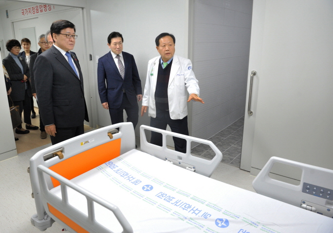 목포지역 공공의료 현장방문 < 현장앨범 < 장관소개 < 소개 : 힘이 되는 평생 친구, 보건복지부 목포지역 공공의료 현장방문 < 현장앨범 < 장관소개... 