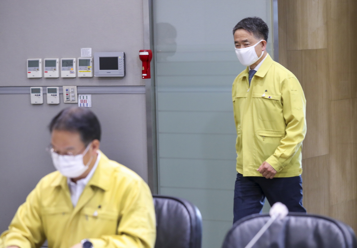 코로나바이러스감염증-19 중앙재난안전대책본부 정례브리핑 < 현장앨범 < 제1차관소개 < 소개 : 힘이 되는 평생 친구, 보건복지부