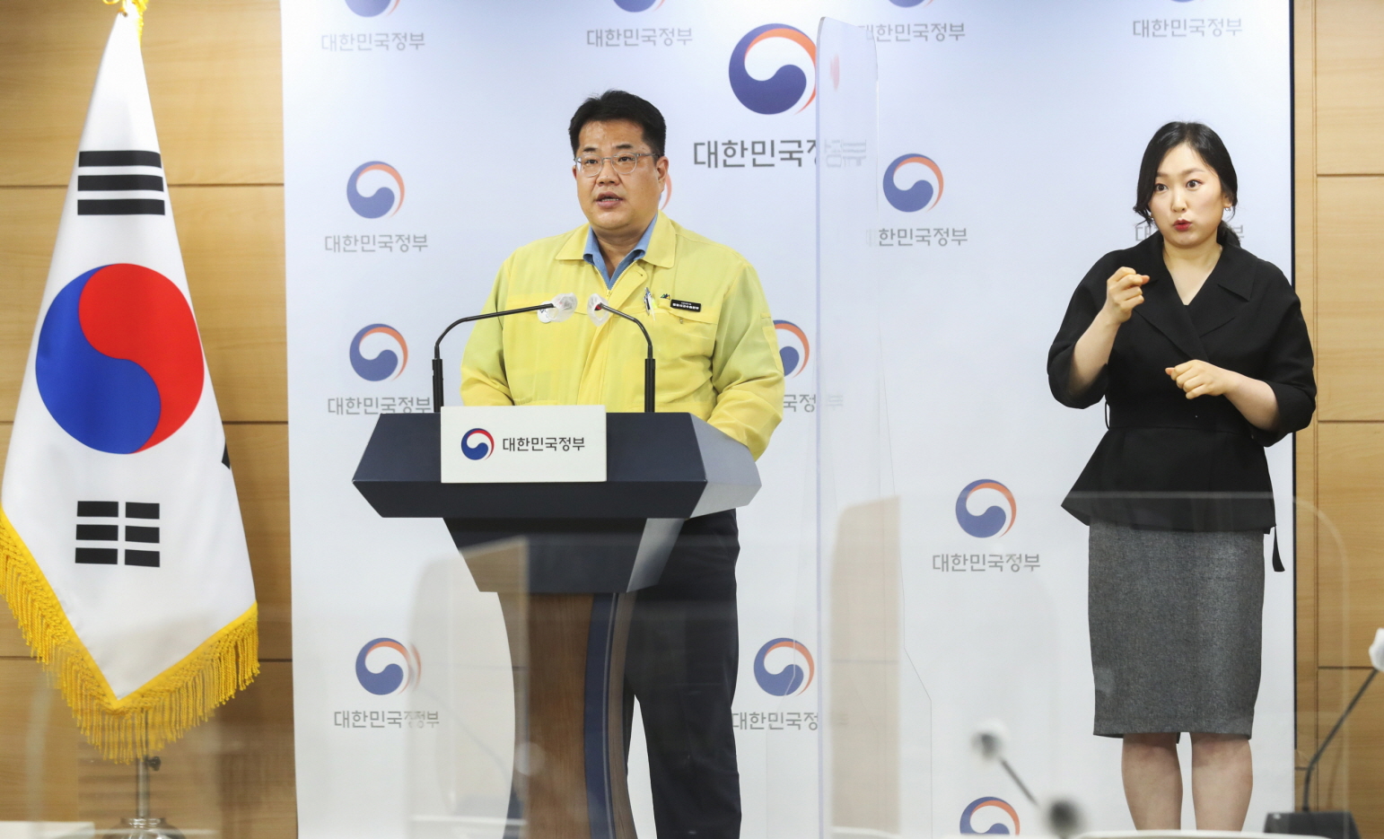 거리두기 개편 수도권 2단계, 비수도권 1단계 적용 사진14