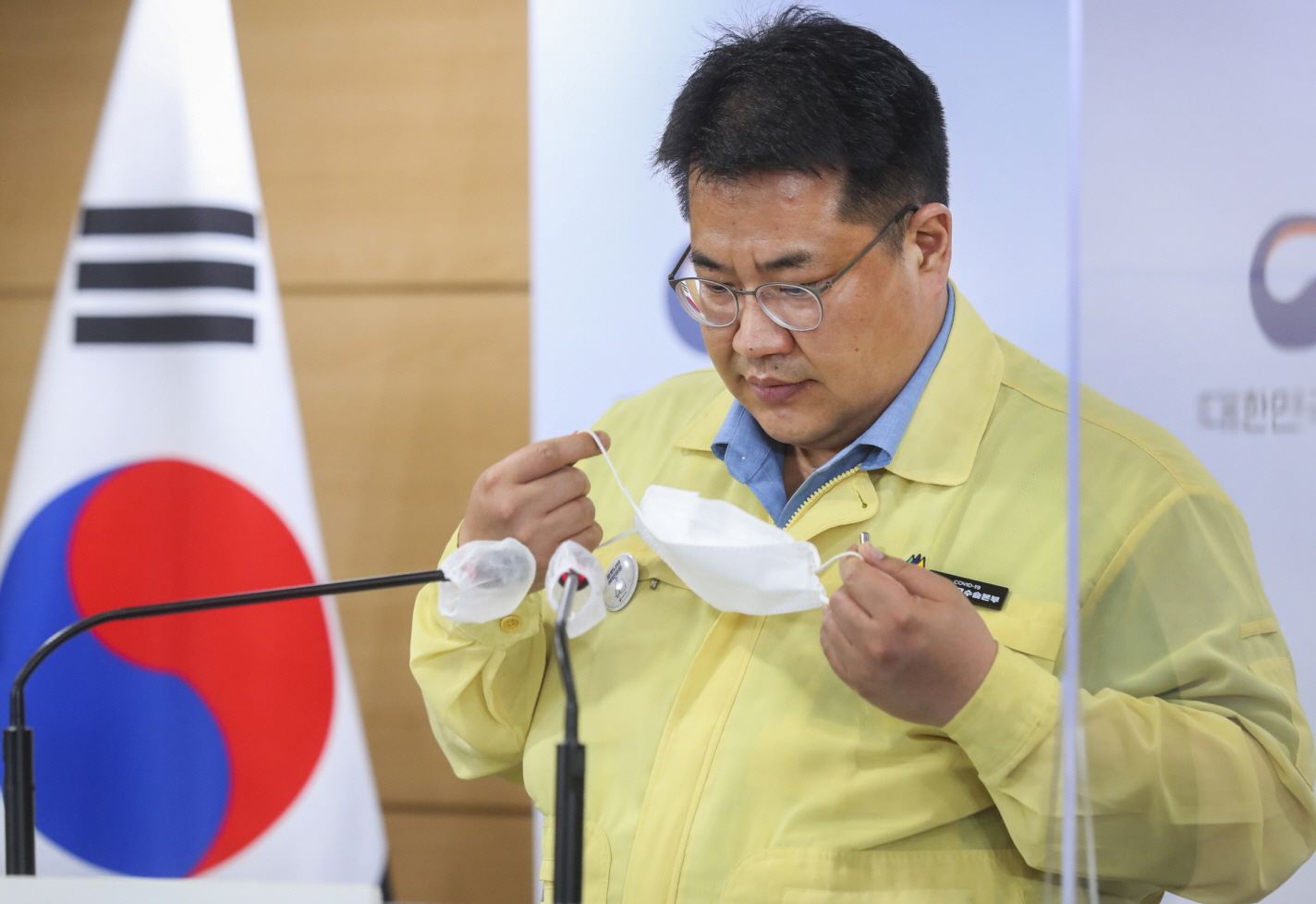 거리두기 개편 수도권 2단계, 비수도권 1단계 적용 사진2