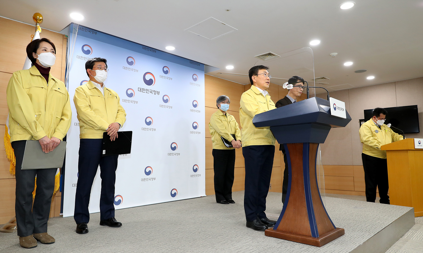 코로나19 단계적 일상회복에 따른 의료 및 방역 후속 대응계획 < 포토뉴스 < 알림 : 힘이 되는 평생 친구, 보건복지부