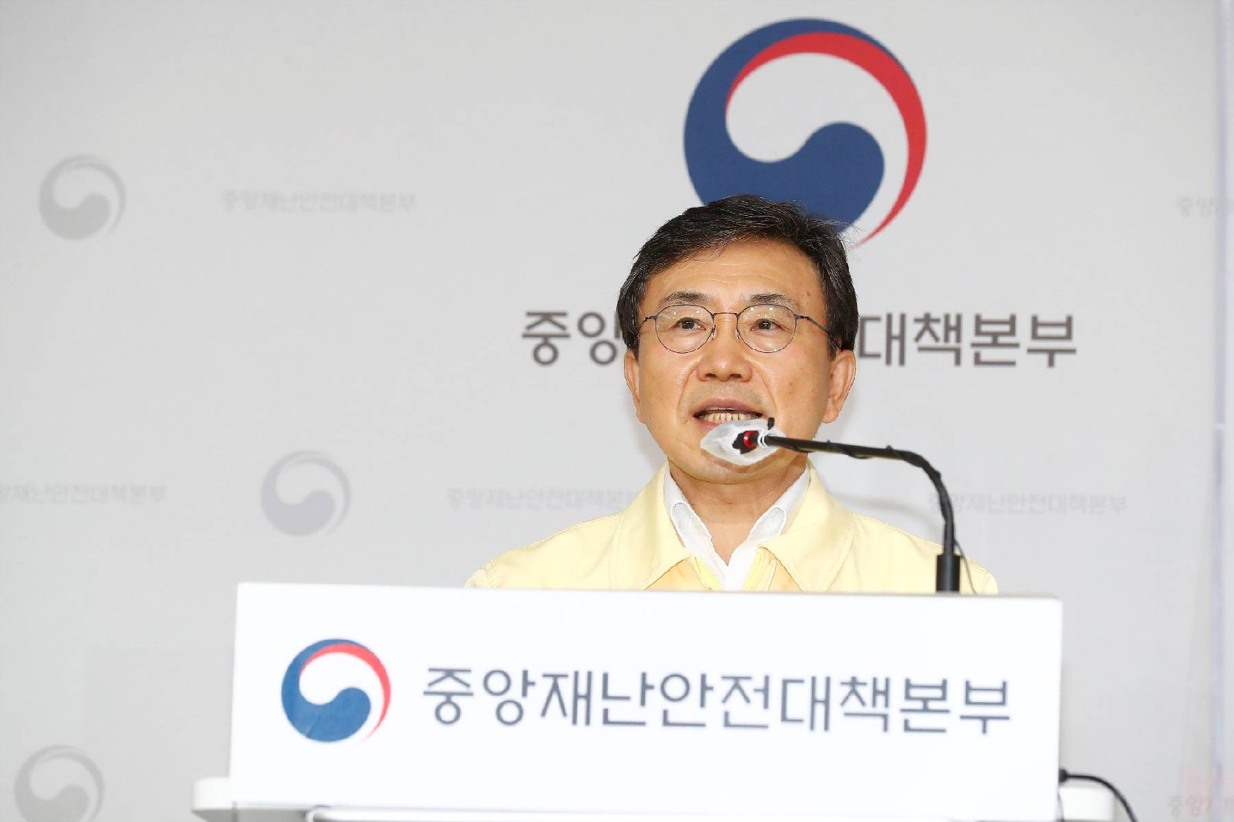해제 손씻기, 환기·소독 등 일상 속 감염 차단을 위한 생활방역 수칙 준수 더욱 중요 < 현장앨범 < 제1차관소개 < 소개 : 보건복지부 대표홈페이지