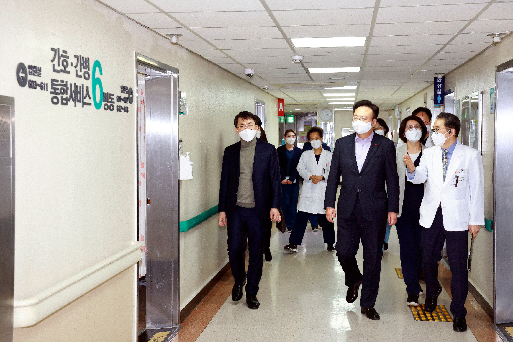 보건복지부 장관, 간호ㆍ간병 통합서비스 병원 현장 방문 사진4