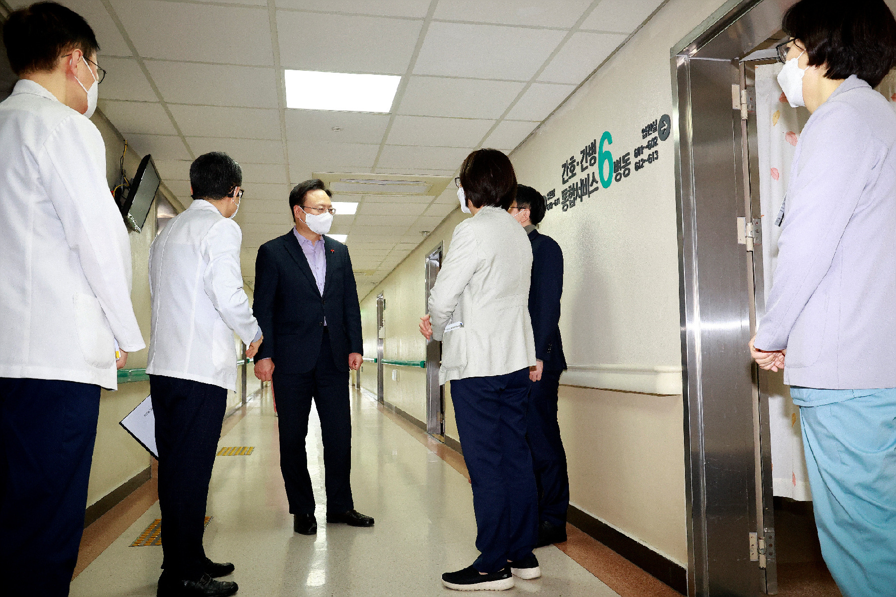 보건복지부 장관, 간호ㆍ간병 통합서비스 병원 현장 방문 사진6