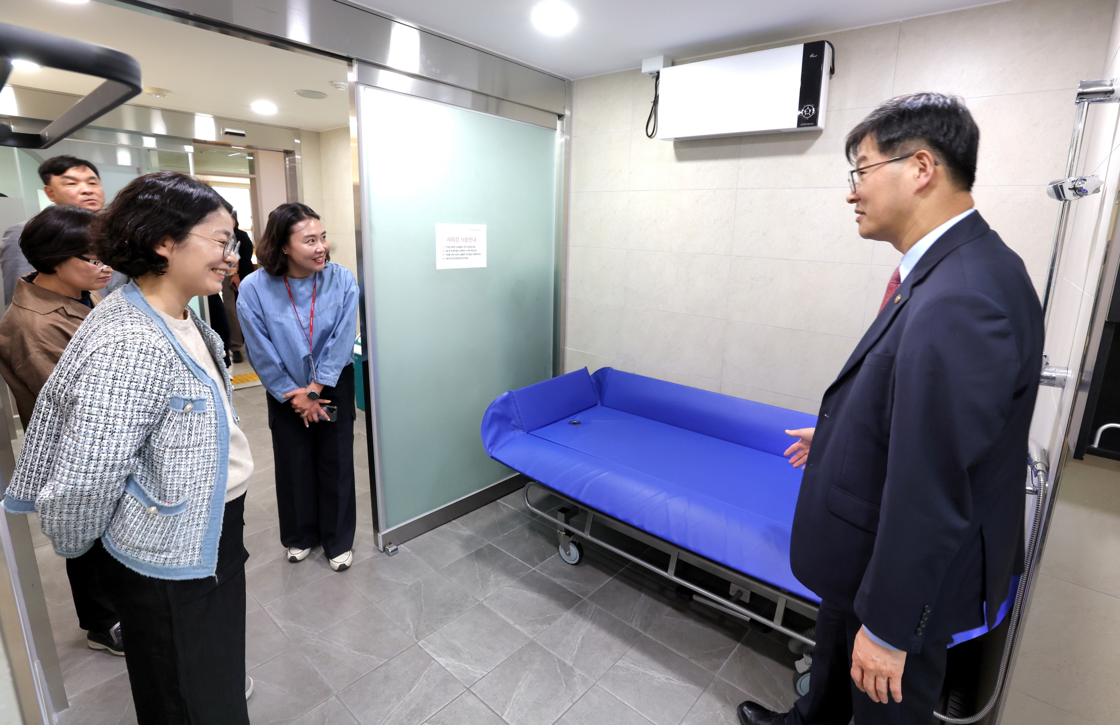 장애아동 거주시설 ‘다움장애아동지원센터’ 현장방문 < 현장앨범 < 제1차관소개 < 소개 : 힘이 되는 평생 친구, 보건복지부 장애아동 거주시설... 