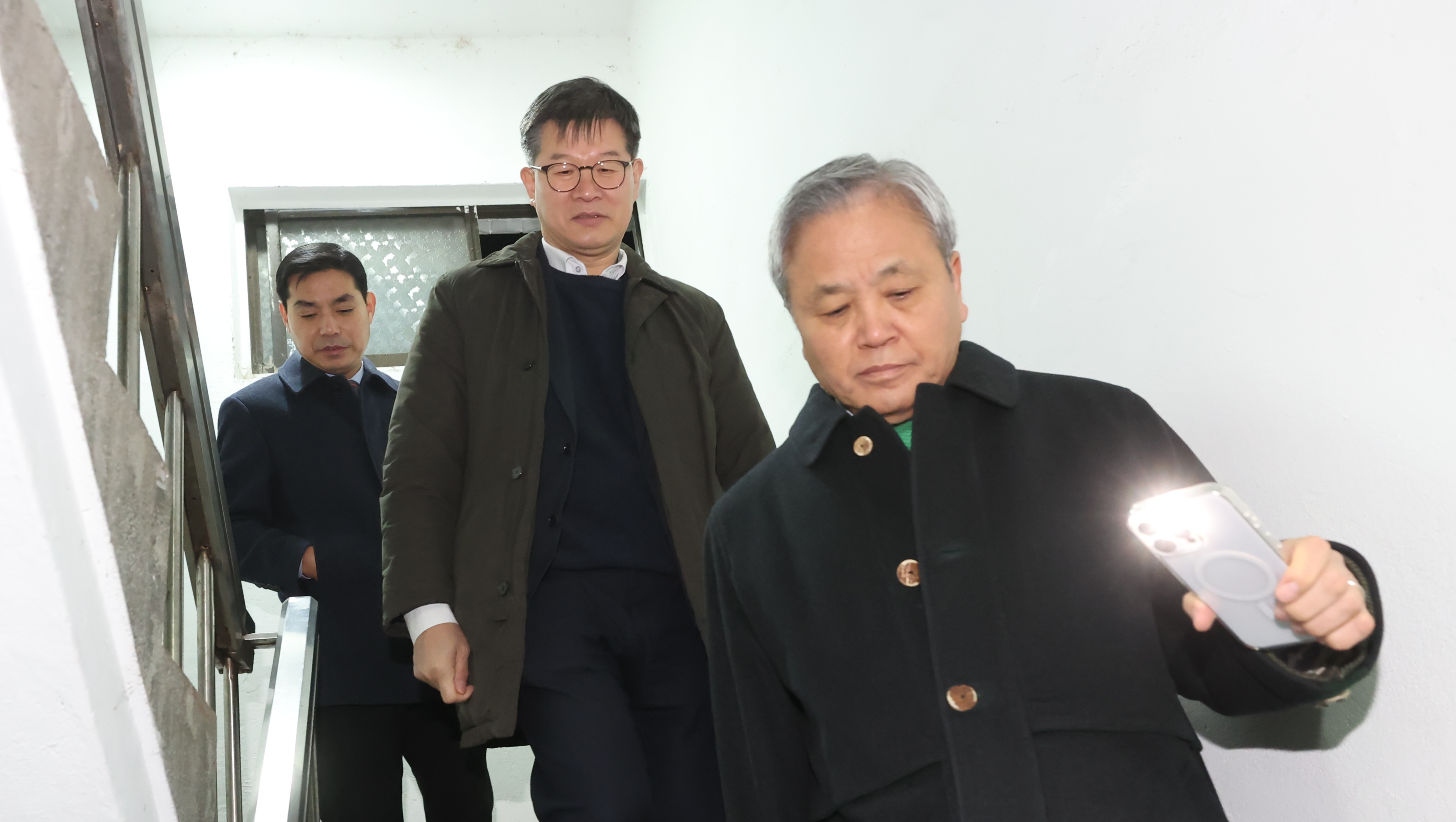 보건복지부 이기일 1차관, 서울 중구에서 독거 어르신에 우유 배달 사진2