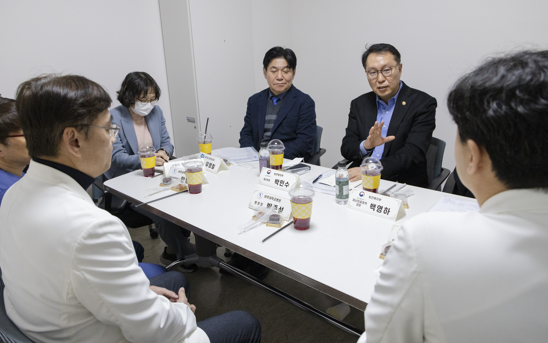설 연휴 첫날, 권역응급의료센터 방문해 비상응급 대응 현장 확인 및 근무자 격려 사진14