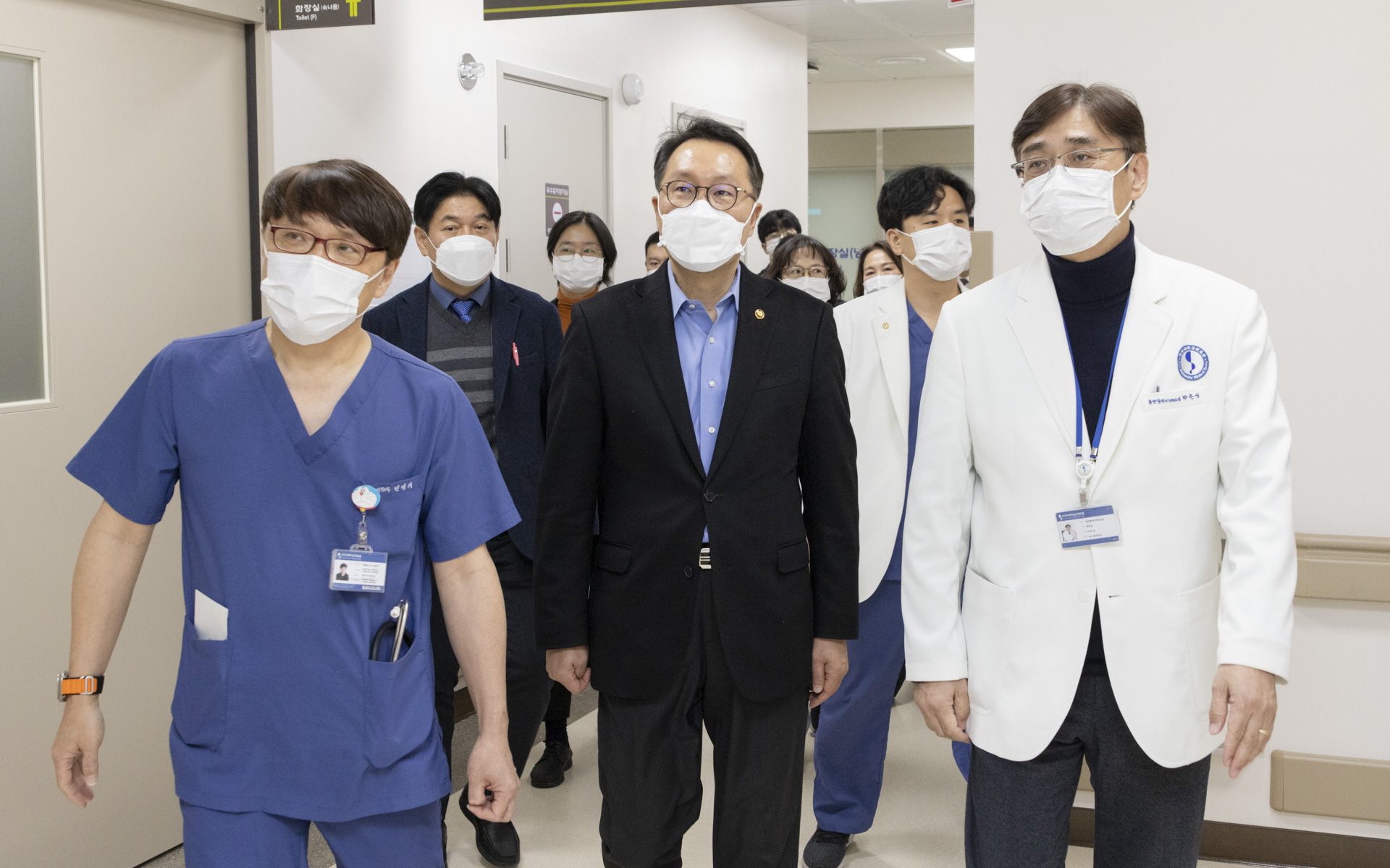 설 연휴 첫날, 권역응급의료센터 방문해 비상응급 대응 현장 확인 및 근무자 격려 사진18