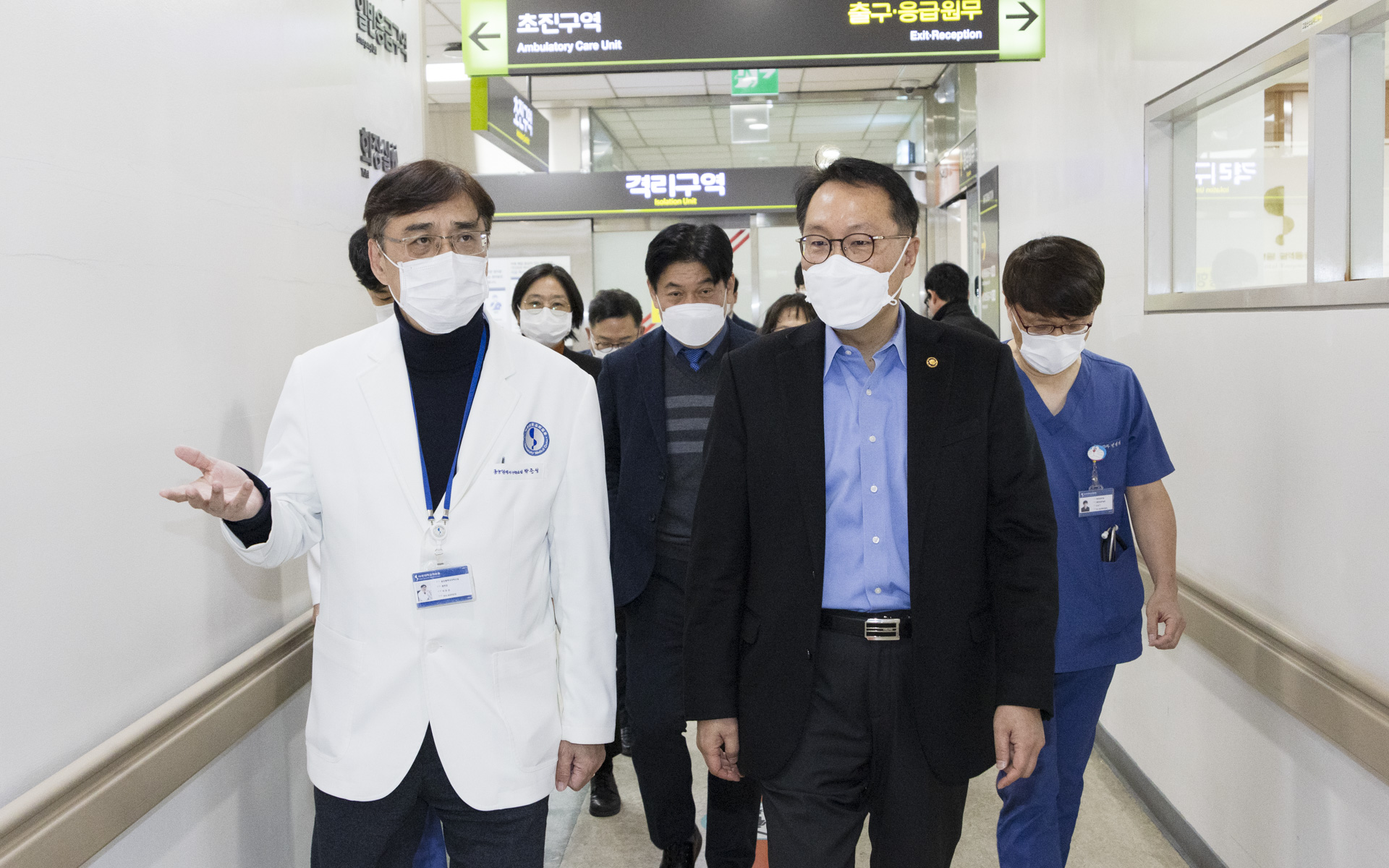 설 연휴 첫날, 권역응급의료센터 방문해 비상응급 대응 현장 확인 및 근무자 격려 사진2