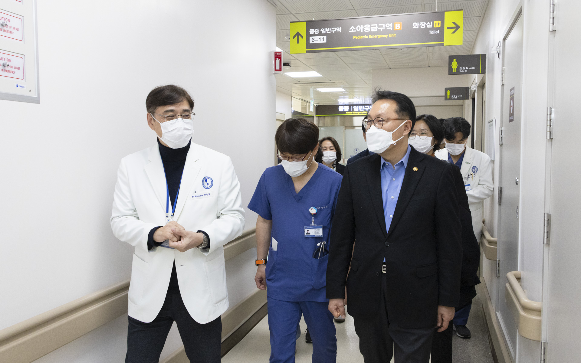 설 연휴 첫날, 권역응급의료센터 방문해 비상응급 대응 현장 확인 및 근무자 격려 사진21