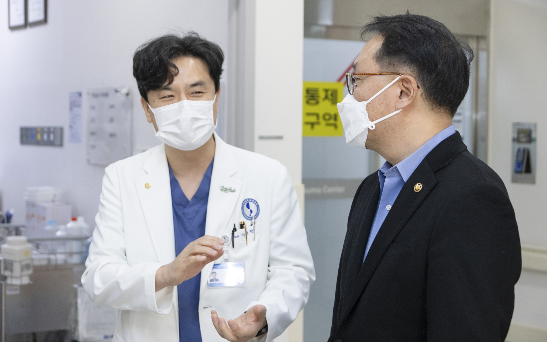 설 연휴 첫날, 권역응급의료센터 방문해 비상응급 대응 현장 확인 및 근무자 격려 사진25