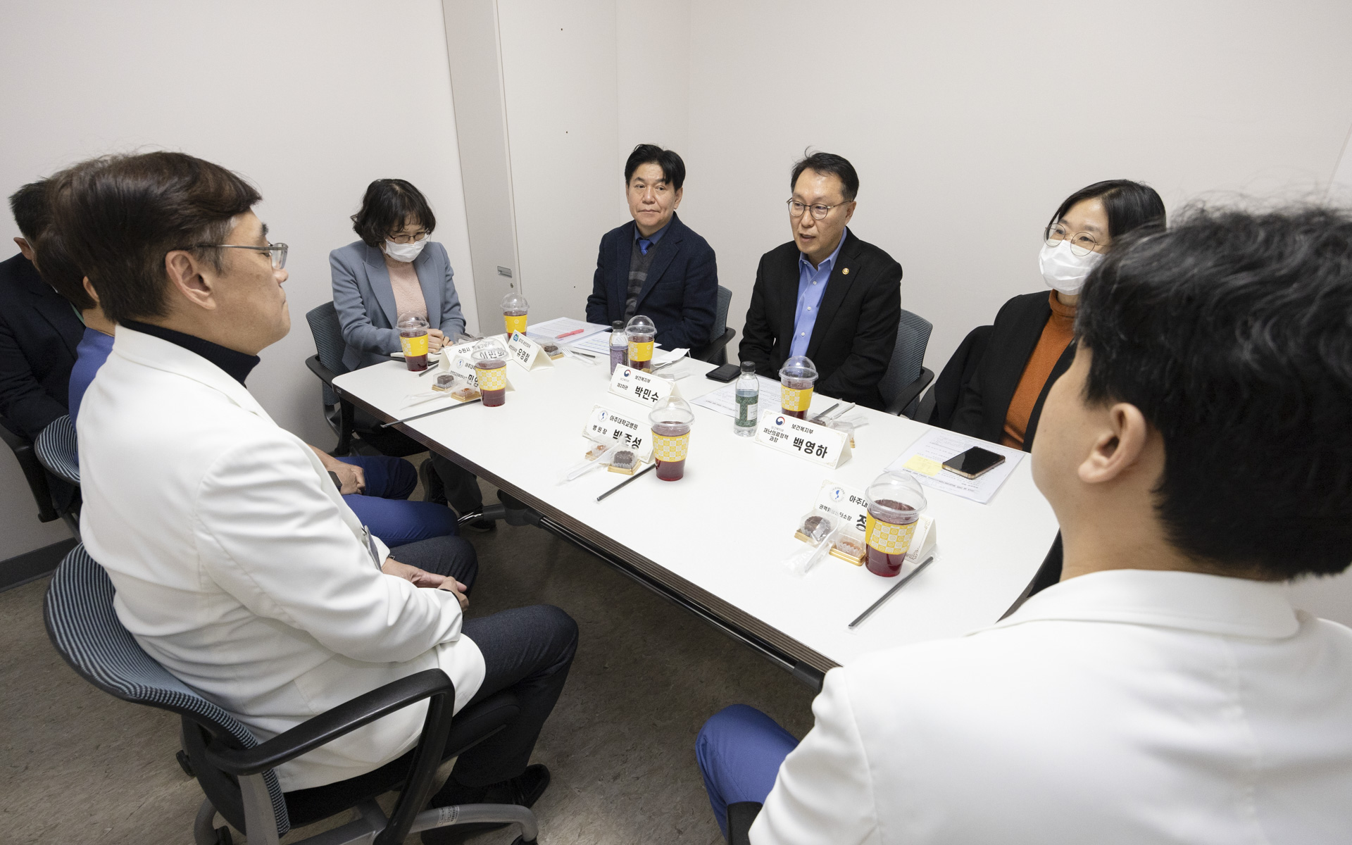 설 연휴 첫날, 권역응급의료센터 방문해 비상응급 대응 현장 확인 및 근무자 격려 사진3
