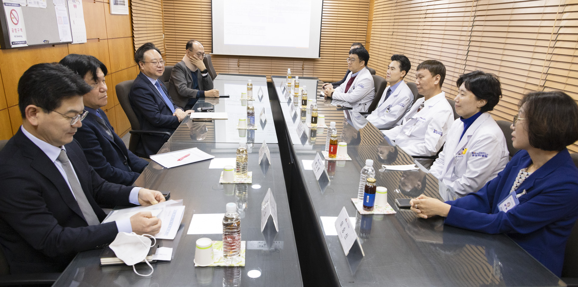 설 연휴 기간, 응급실 현장 방문해 응급진료 대비상황 확인 및 근무자 격려 사진22