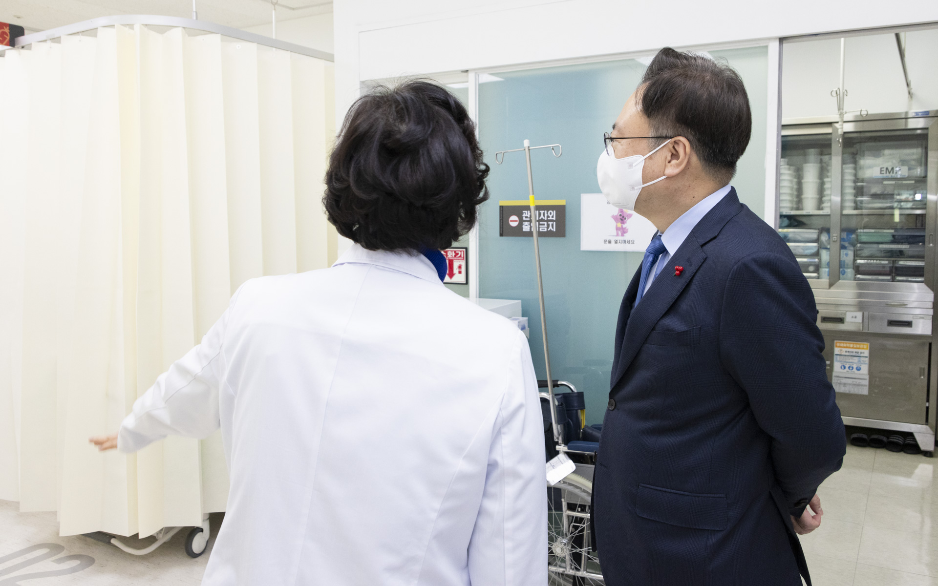 설 연휴 기간, 응급실 현장 방문해 응급진료 대비상황 확인 및 근무자 격려 사진3