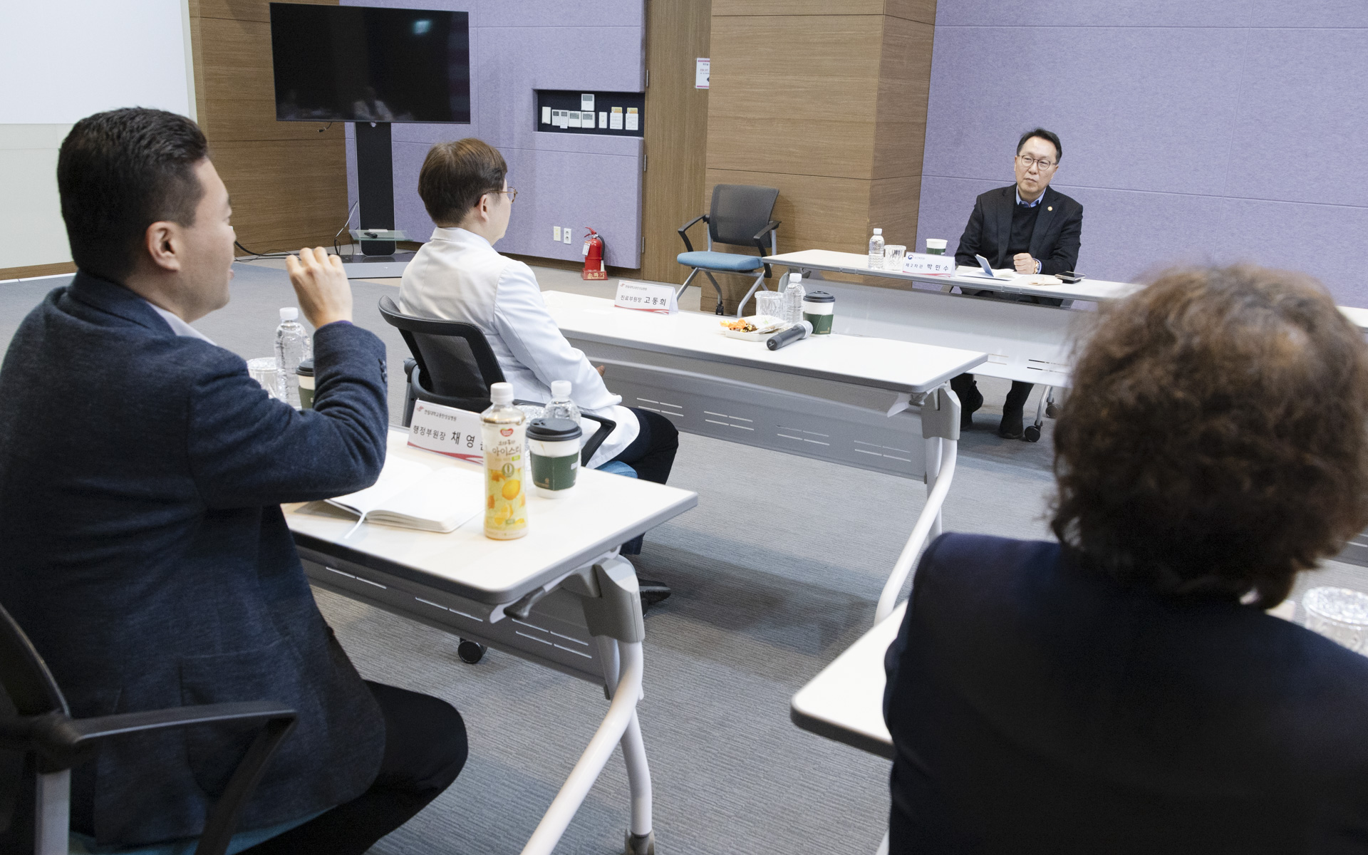 임시공휴일에 비상응급 대응 현장 방문해 거점지역응급의료센터 근무자 격려 사진12
