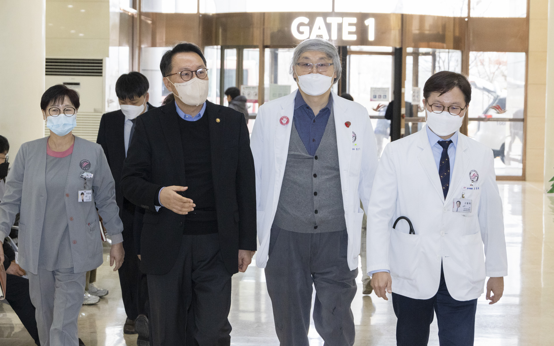 임시공휴일에 비상응급 대응 현장 방문해 거점지역응급의료센터 근무자 격려 사진3