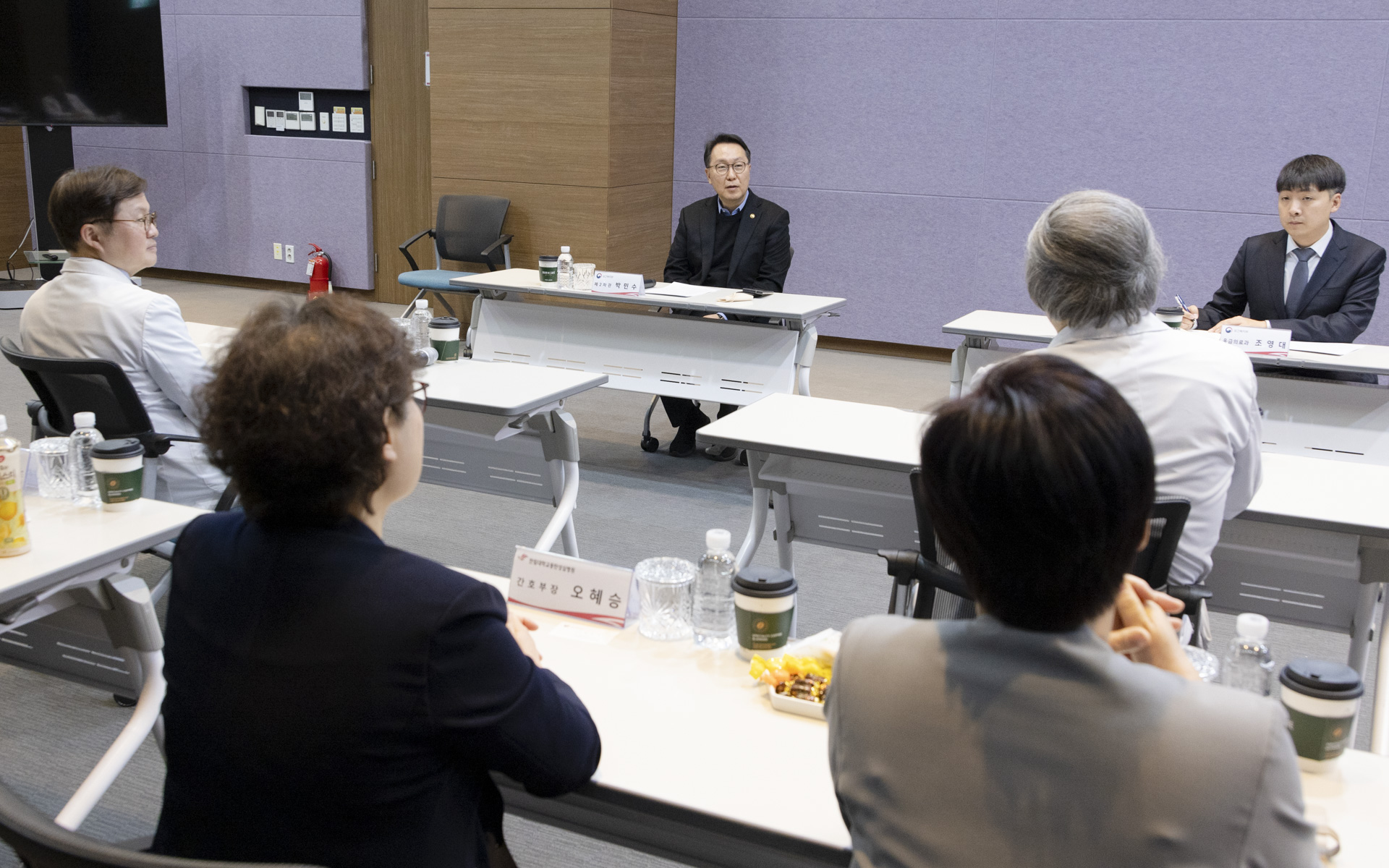 임시공휴일에 비상응급 대응 현장 방문해 거점지역응급의료센터 근무자 격려 사진7