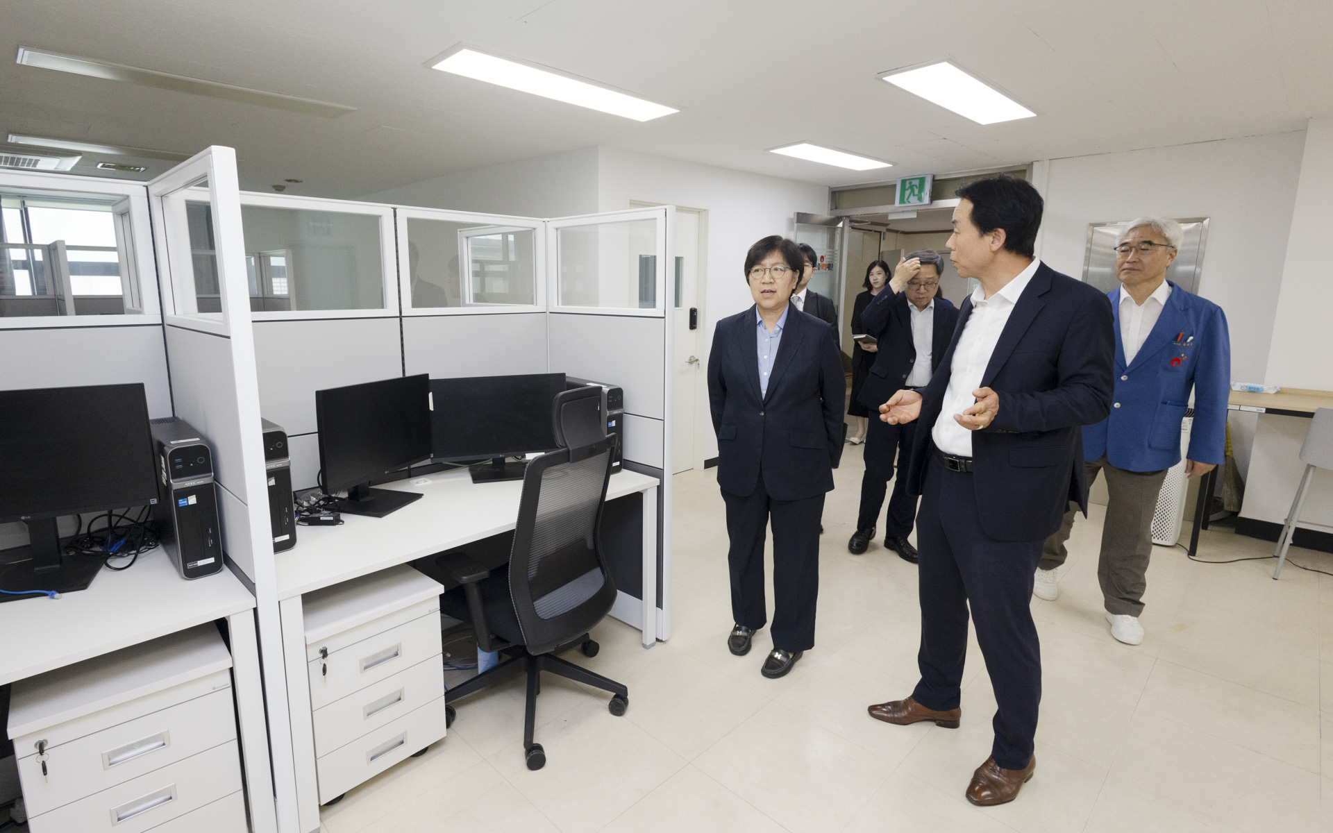 정은경 장관, 자살예방상담센터 추가 개소 상황 및 심리부검 체계 점검 사진4