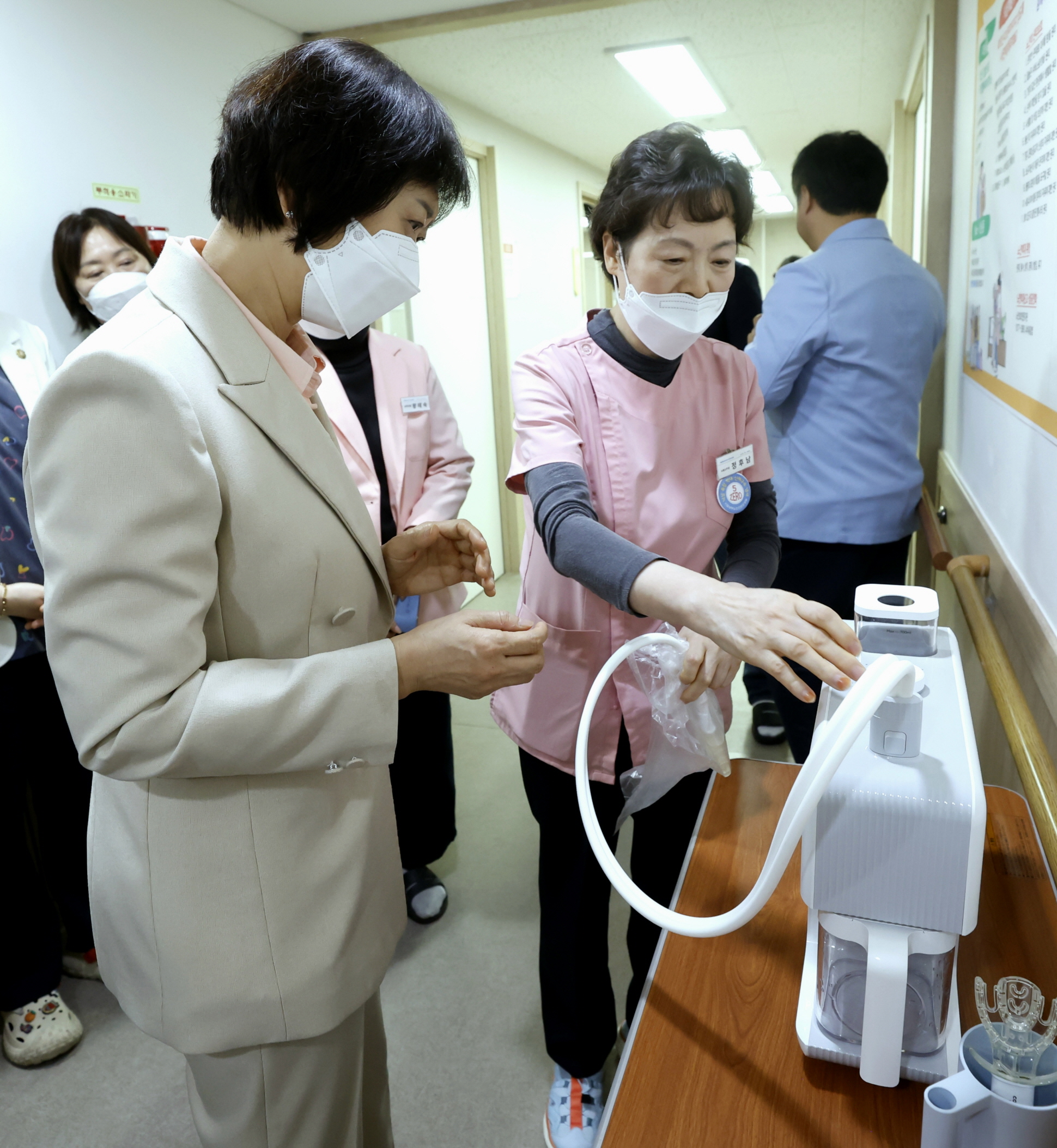 ‘AI 복지·돌봄 혁신 로드맵’ 시동, 이스란 제1차관, 현장 방문 사진9