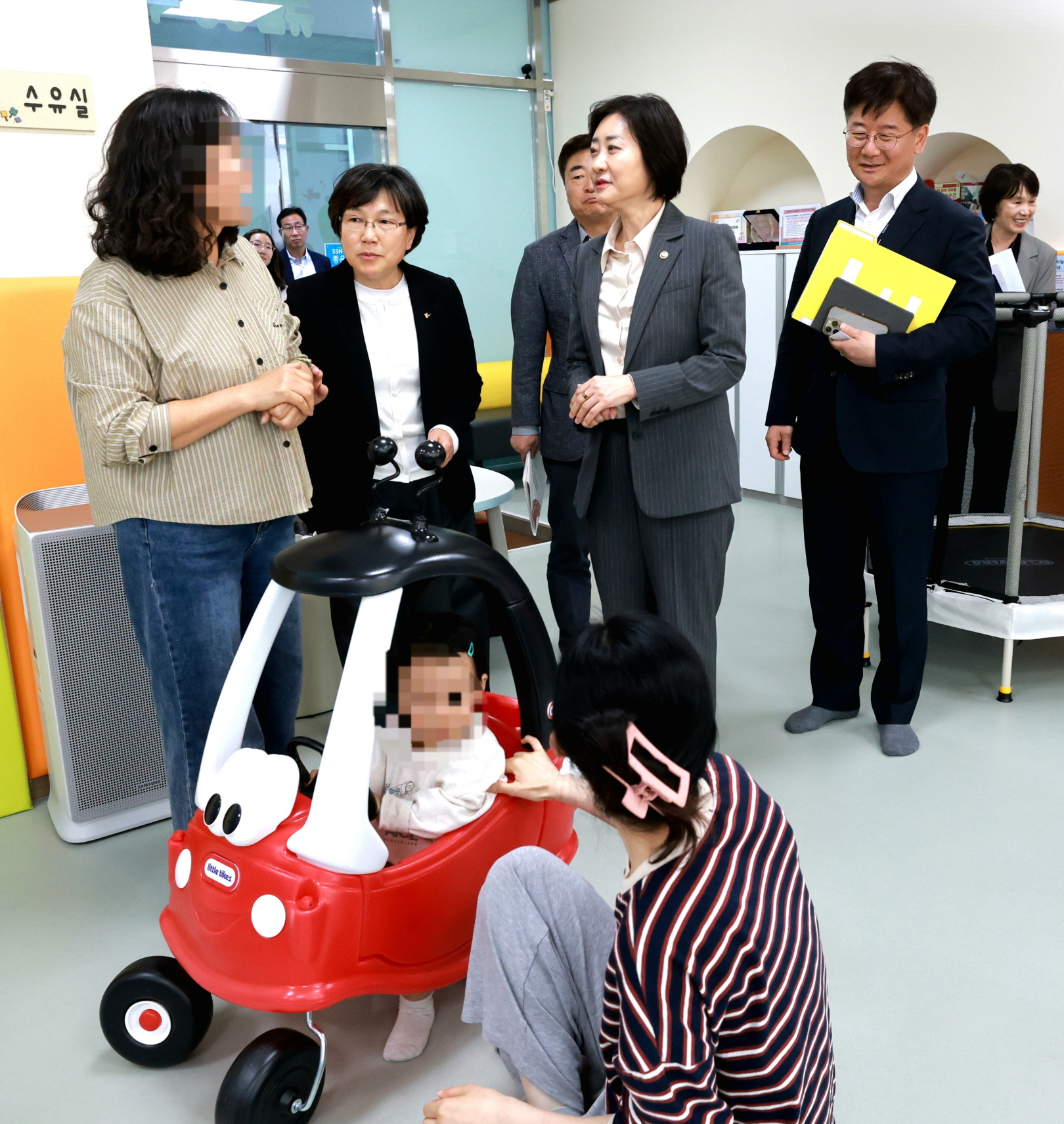 이스란 제1차관, 인구감소지역 방문해 아동수당 지급 현황 점검 사진2
