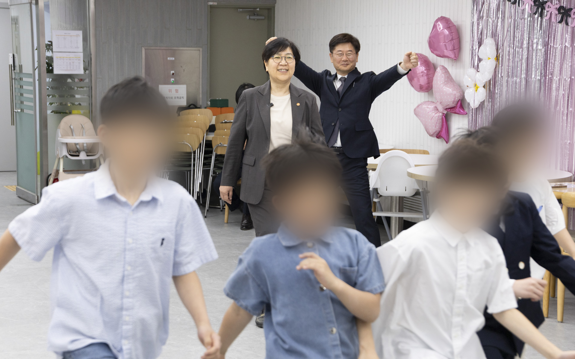“무궁화 꽃이 피었습니다” 정은경 장관, 어린이날 맞아 아이들과 신나는 한때 사진33