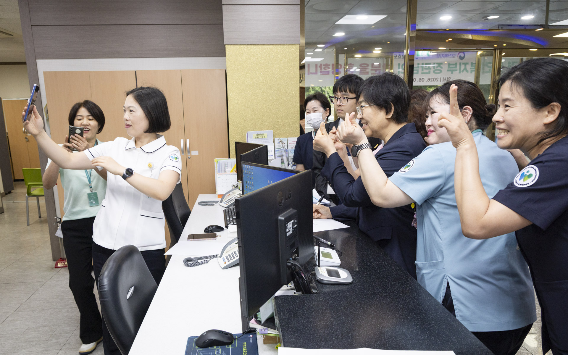 요양병원 호스피스 현장 찾은 정은경 장관, “요양병원에 특화된 서비스 모델 개발할 것” 사진23