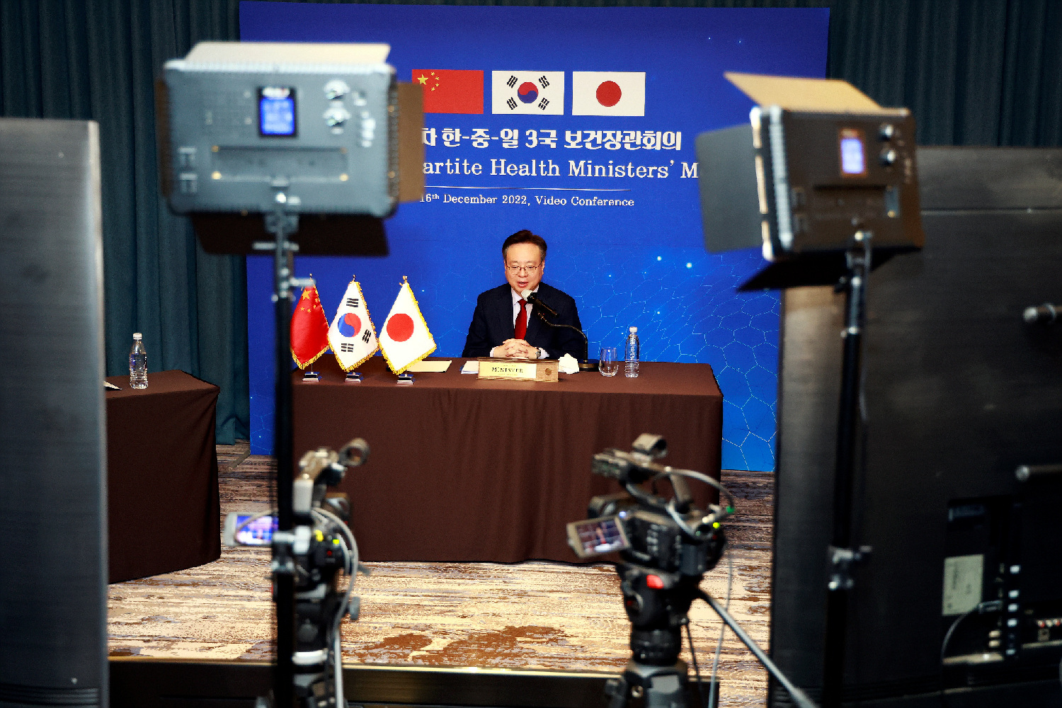 Korean, Chinese, and Japanese Health Ministers Discuss International Cooperation in Healthcare 사진8