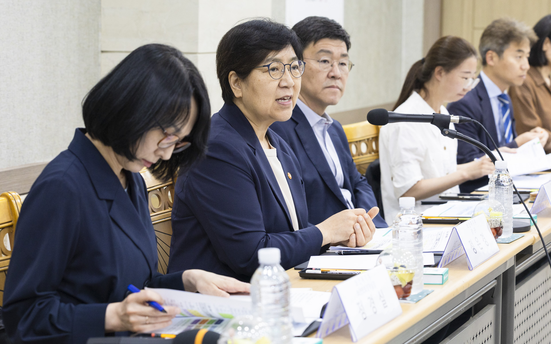 Minister Jeong Visits Hospice Unit, Announces Plans for Tailored Hospice Service Model 사진2