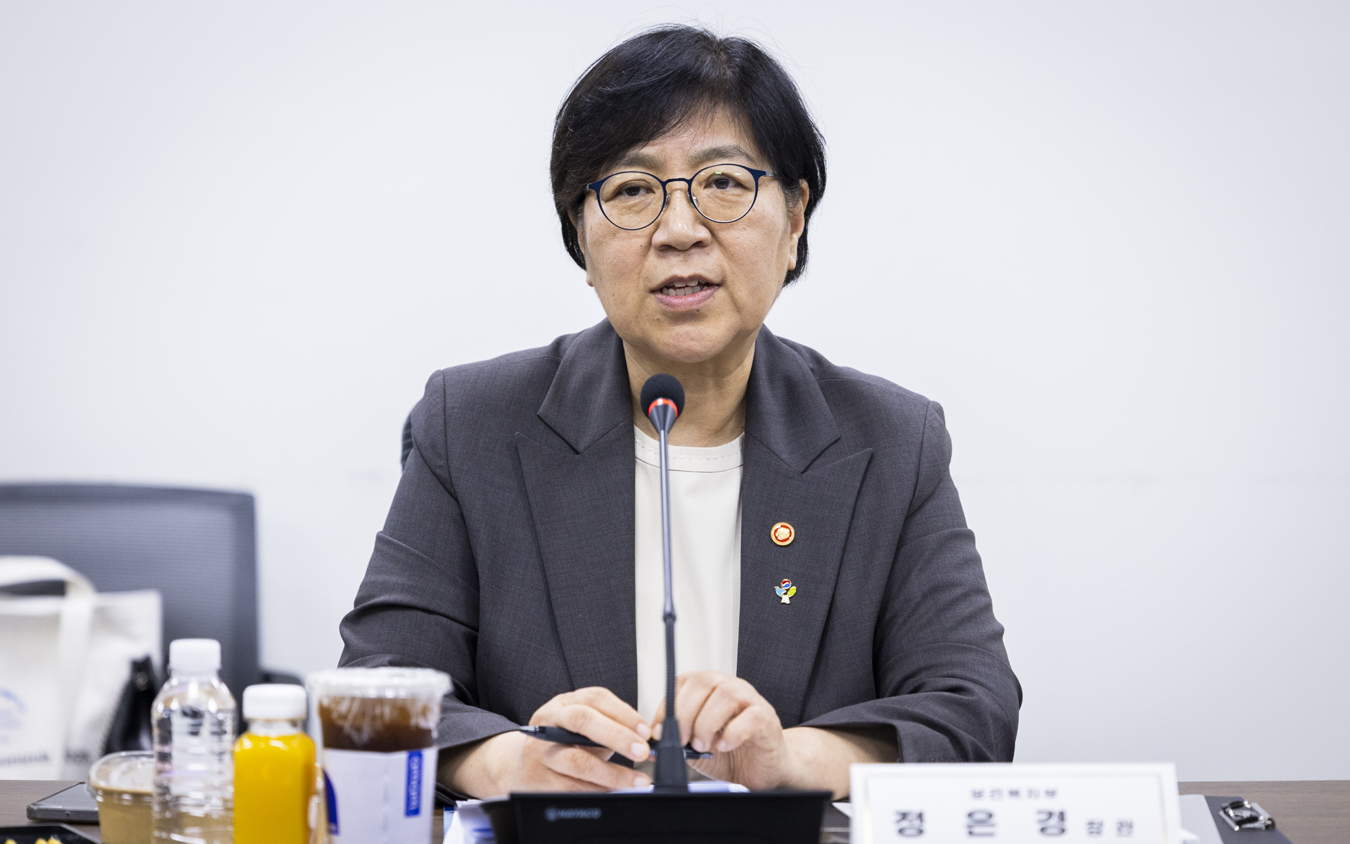 Minister Jeong Eun Kyeong Holds Policy Roundtable with Medical AI and Digital Health Companies 사진3