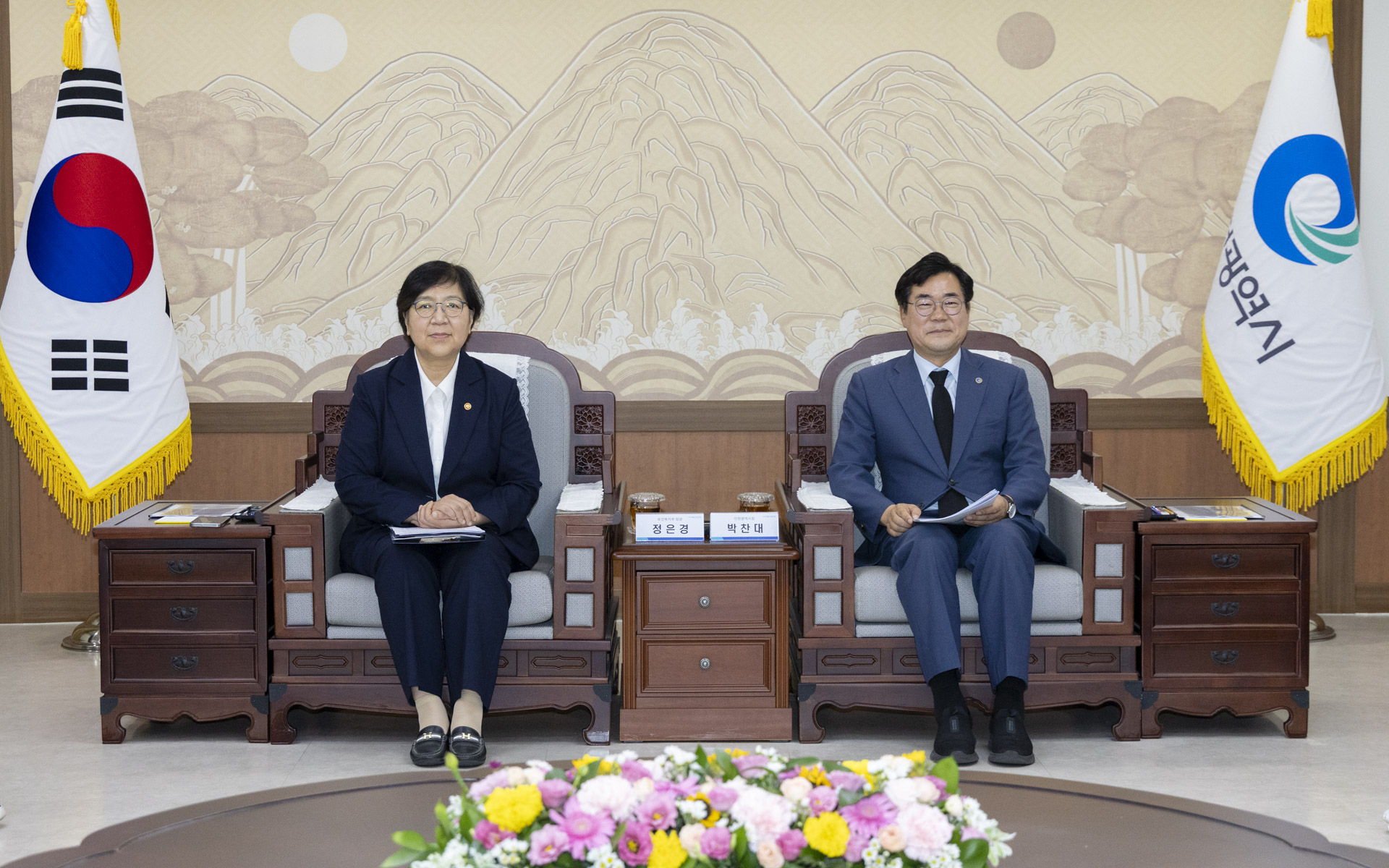 Minister Jeong Eun Kyeong Calls for Local Commitment to Integrated Care During Visit to Incheon 사진4